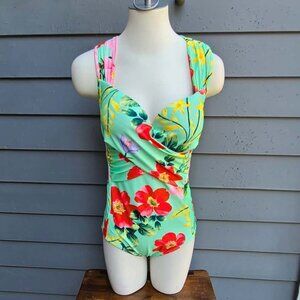 Garotas Green Floral One Piece Swim Suit with Built In Bra Size XL